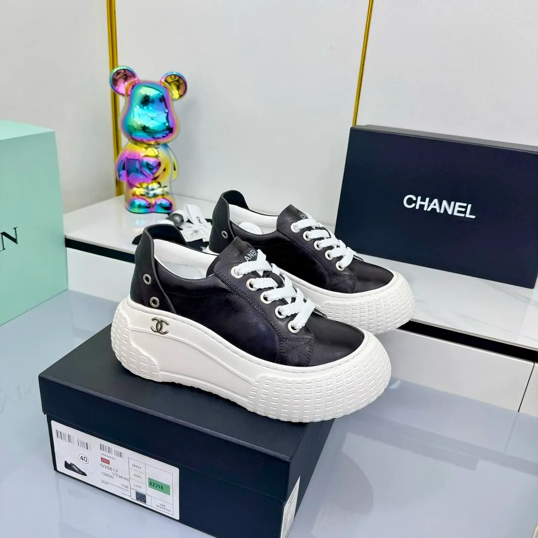 👟👟Ex-factory price 640👟👟 Chanel bread shoes ~ original calfskin panda shoes Chanel 25C latest hot style panda black and white sports shoes casual sneakers Xiaoxiang hot item classic black and white panda color coco girls must pay Fabric: original custom mixed sheepskin lining: original imported breathable mesh lining outsole: Original molded rubber + TPU combination Size: Women's 35-41